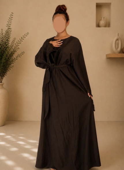 Robe longue en Tencel couleur chocolat ajustée à la taille