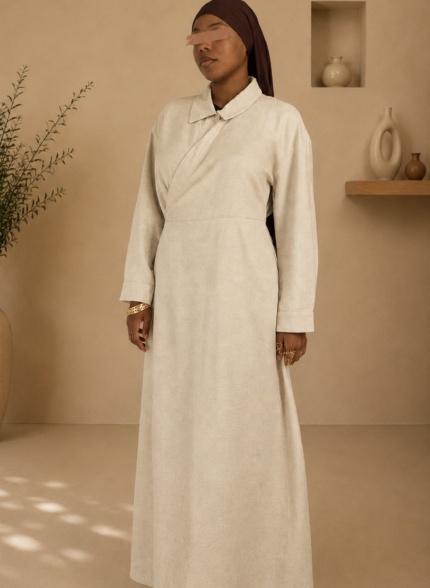 Robe portefeuille longue en lin beige couleur sable à nouer sur le côté Tashkila by Sam