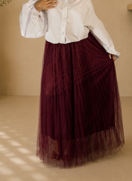 jupe longue en tulle couleur bordeaux